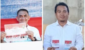 Kompak Pakai Baju Putih, Agus Nyoblos di TPS 2 Padang Subur, Erwin di TPS 4 Salutubu