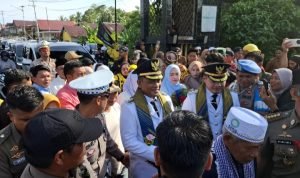 Warga Antusias Sambut Bupati-Wakil Bupati Luwu