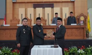 Bupati Luwu Serahkan LKPJ Tahun 2024 Ke DPRD Luwu