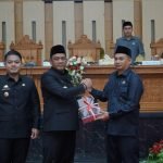 Bupati Luwu Serahkan Ranperda Pertanggungjawaban APBD 2024 dan RPJMD 2025-2029 ke DPRD