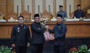 Bupati Luwu Serahkan Ranperda Pertanggungjawaban APBD 2024 dan RPJMD 2025-2029 ke DPRD